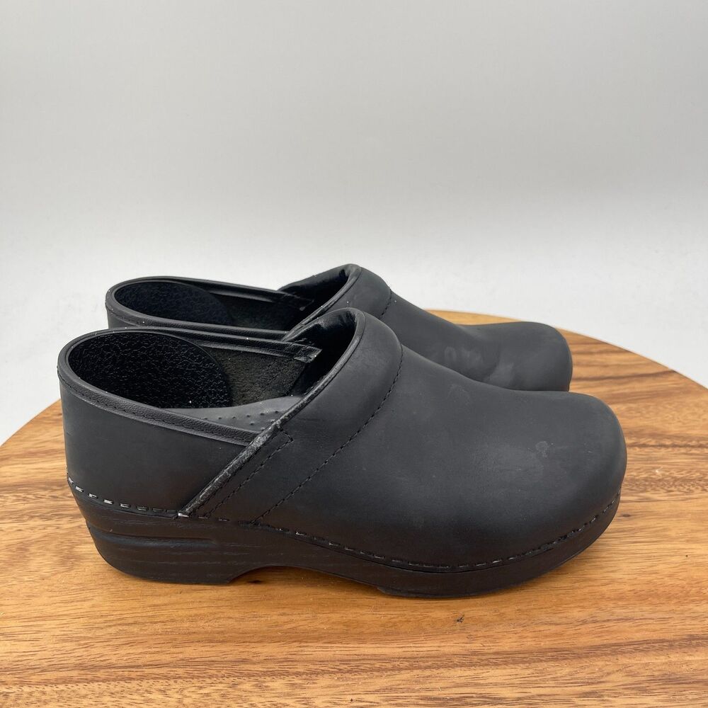 Dansko Professional Clogs Womens Size 7.5 / 38 Black Patent Leather Casual Shoes